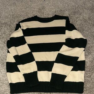 Brandy Melville Green and Cream Striped Crewneck Sweater